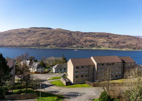 Loch & Hill View Apartment