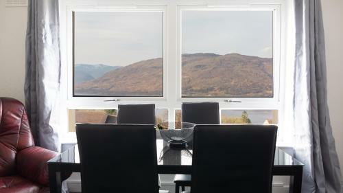 Loch & Hill View Apartment