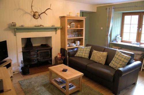 Rosemount Bothy - Highland Cottage
