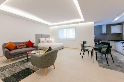 Luxury One Bedroom Apartment - Best Location
