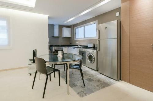 Luxury One Bedroom Apartment - Best Location