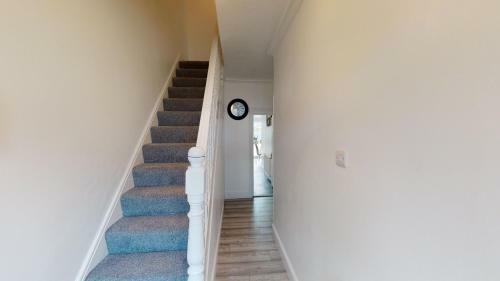 St John's House - 3 Bed Ensuite Rooms