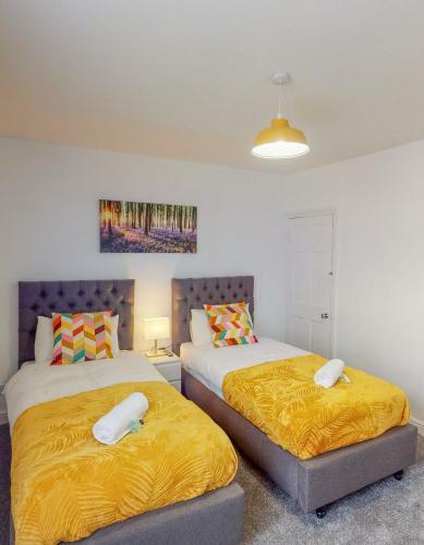 St John's House - 3 Bed Ensuite Rooms
