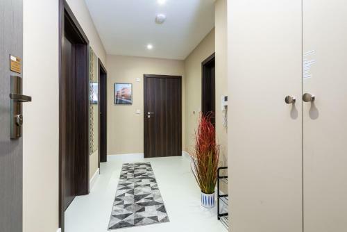 Apartment 4 - Bleisure - Free Parking!