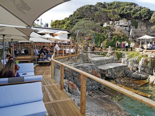 Posada Hermanus Surf School And Lodge