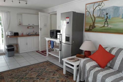 Onrus Garden Cottage, Sunny And Spacious