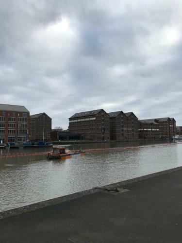 1 Bed River Apartment On The Docks