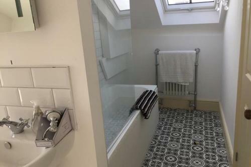 Trendy Apartment Close To Gloucester Quays/docks