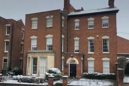 Contemporary Apartment Near Gloucester Quays&docks