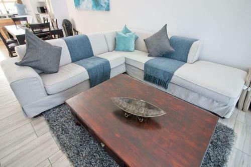 Marina Martinique Apartment, Jeffreys Bay