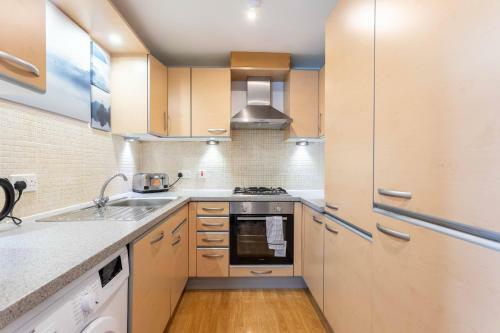 Apartamento Modern 2 Bed Broompark/central Apt. With Parking