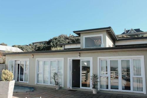 Emerald Ocean View - Perfect For Families