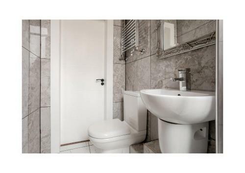 Vibrant Art Deco Inspired Serviced Apartment