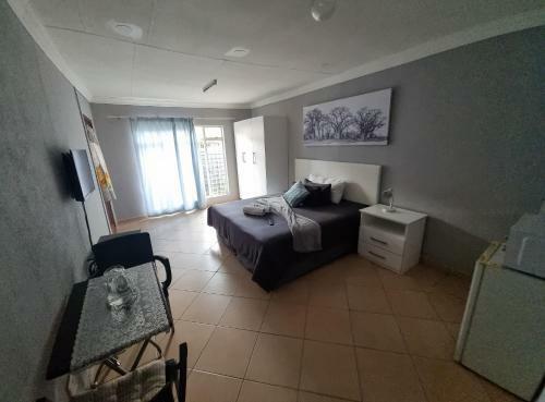 Stay At Home Airport Lodge