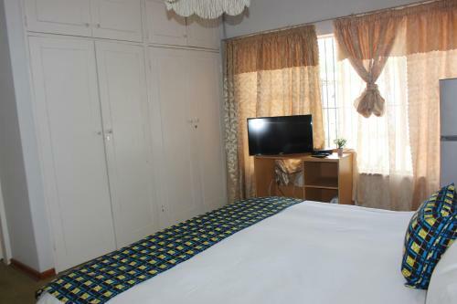 Hostal 11 Eland Guest House