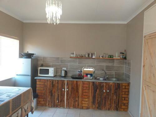 Hostal African Elephant's Den
