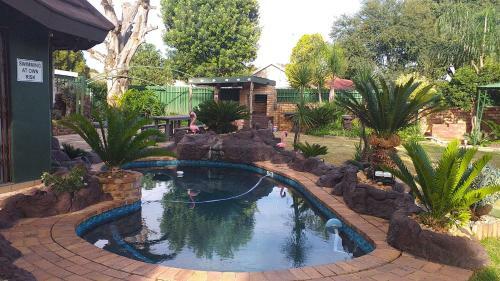 Hostal African Elephant's Den