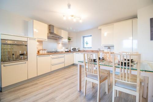 Luxury Riverview City Centre Apartment