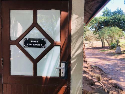 Hostal Rose Cottage 1