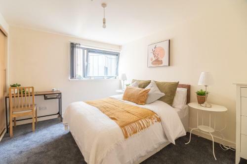 Charming Westend/city Centre Apartment