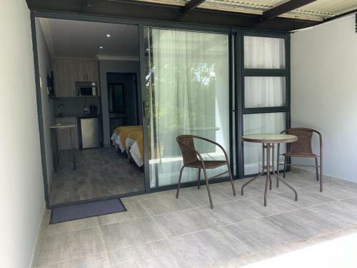 Hostal At The River Guest House