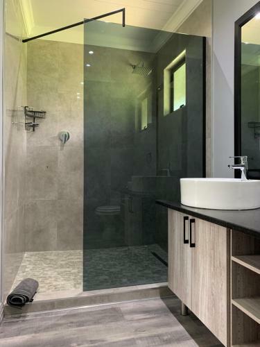 Hostal At The River Guest House