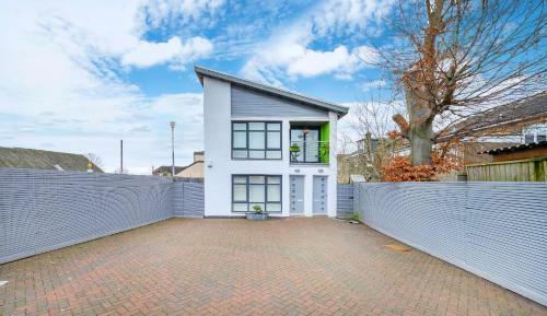 Mosspark Boulevard Exec Apartment I Free Parking