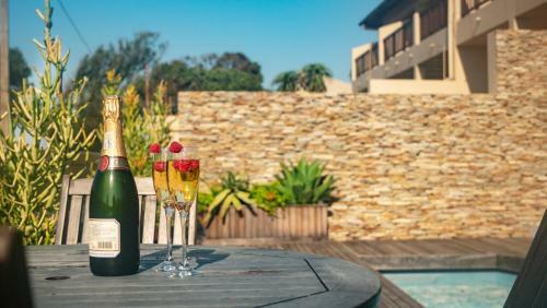 4 Dolphin Views, La Mercy Luxury Beachfront Apartmnet