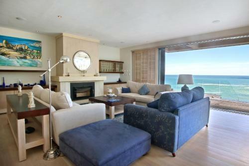 Villa Beach Music