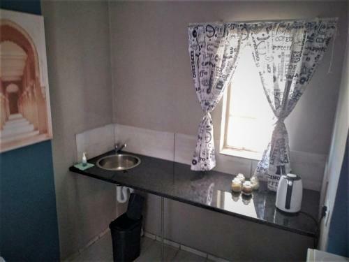Hostal Edenville Guesthouse