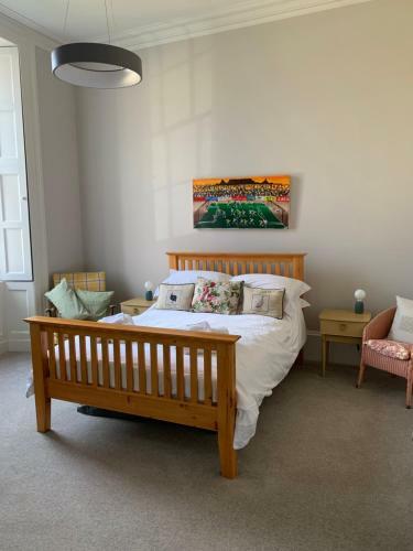 Spacious Stunning Apartment In Popular Park Area