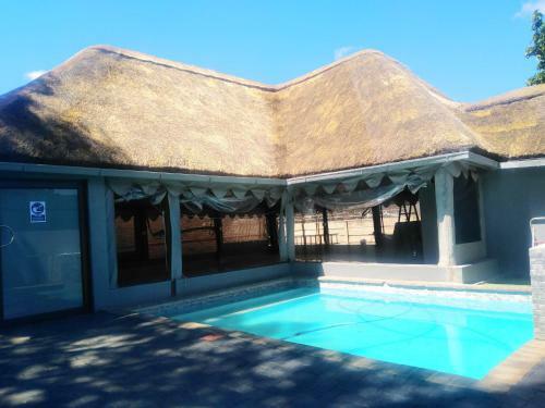 Hostal President Guest Lodge