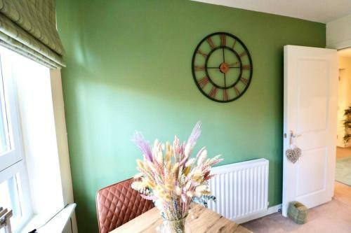Lovely 2 Bedroom Apartment Overlooking River Clyde
