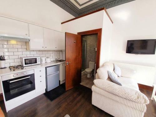 Studio Apartment Paisley Road West