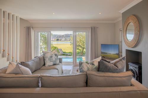 Thesen Lagoon House