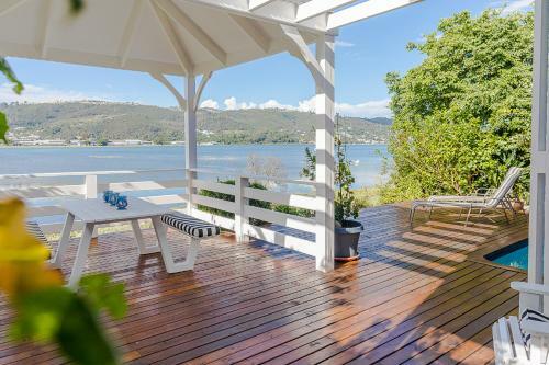 Thesen Lagoon House