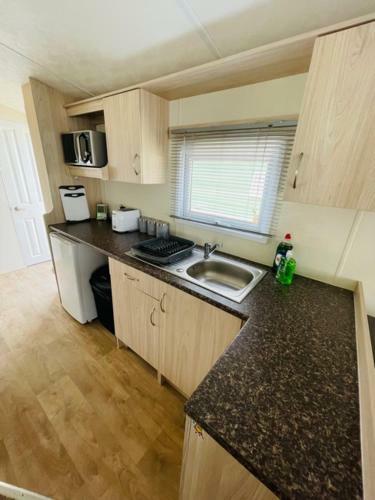 Lakeside Holiday Rentals - Delta
