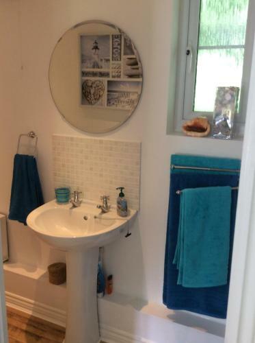Merry Perry Studio Apartment