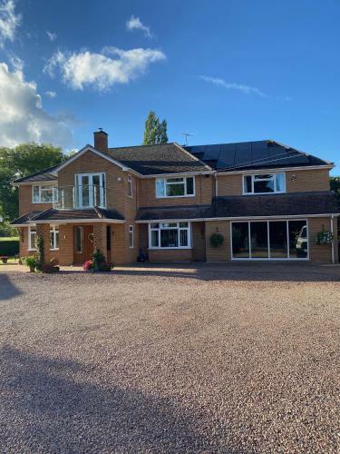 Bed & Breakfast Bricket House