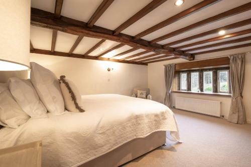 Roundhill Estate