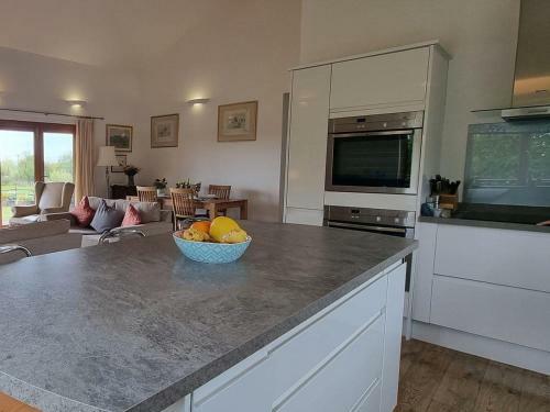 Paddock Lodge