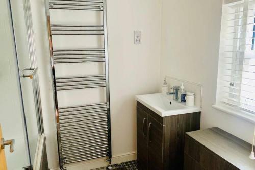 Centrally Located Luxury 2 Bed Modern Apartment