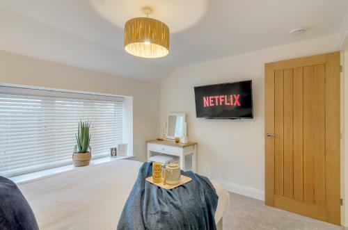 6 Bedroom Spacious Holiday Home
