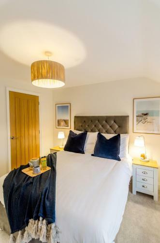 6 Bedroom Spacious Holiday Home