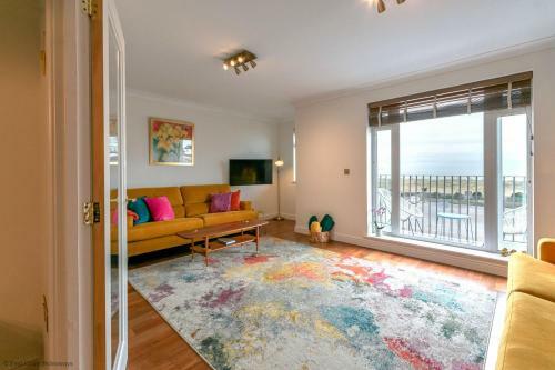 New Luxury 2 Bed Apartment With Sea Views