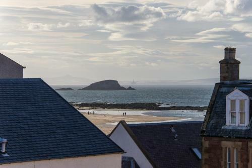 Bright 2 Bed Apartment North Berwick High Street
