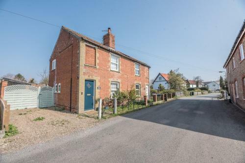 2 Hall Cottages Bramfield Air Manage Suffolk