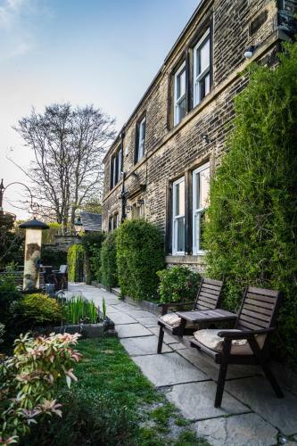 Bed & Breakfast Shibden Hall View