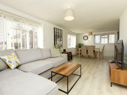 Modern Shrewsbury Townhouse With Parking
