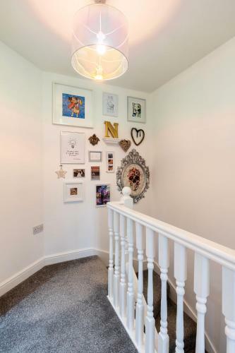 Deluxe, Modern, Spacious Home Away From Home
